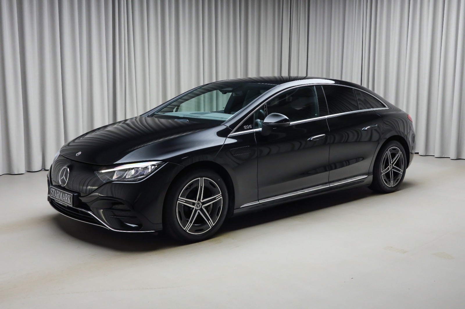 Mercedes-Benz EQE 350 (1/8)