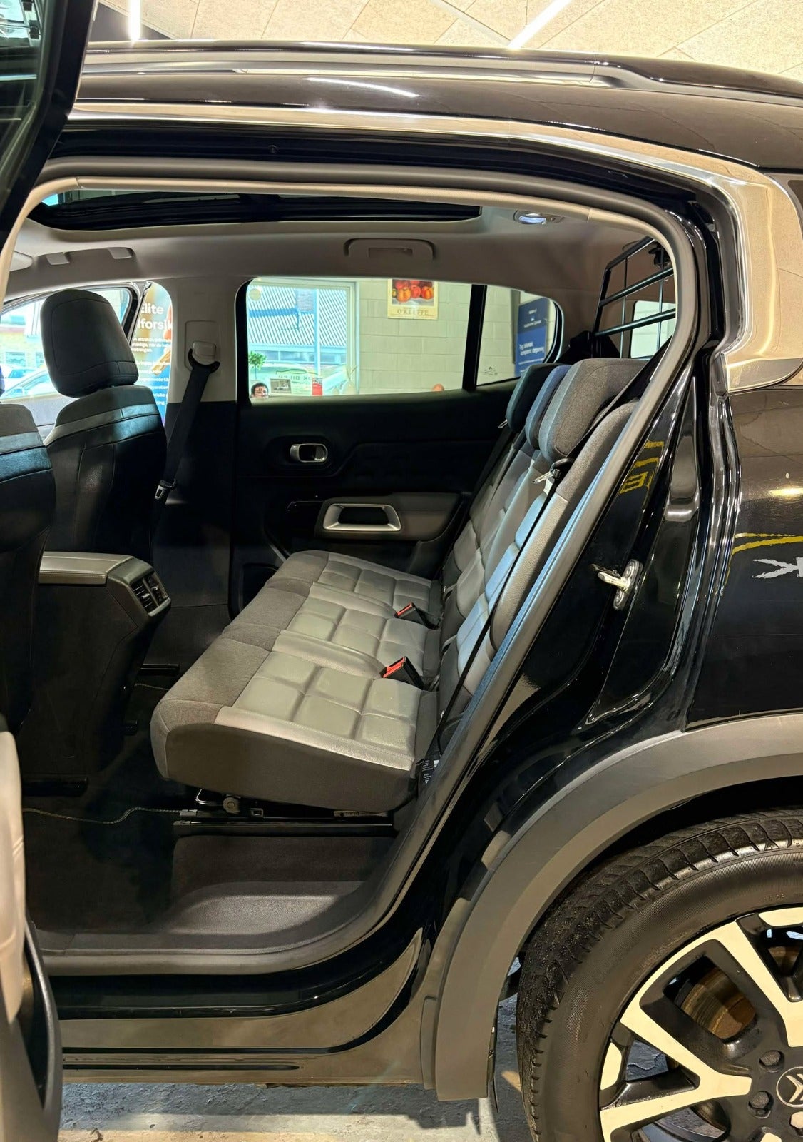 Billede af Citroën C5 Aircross 1,6 Hybrid Iconic Black Edition EAT8