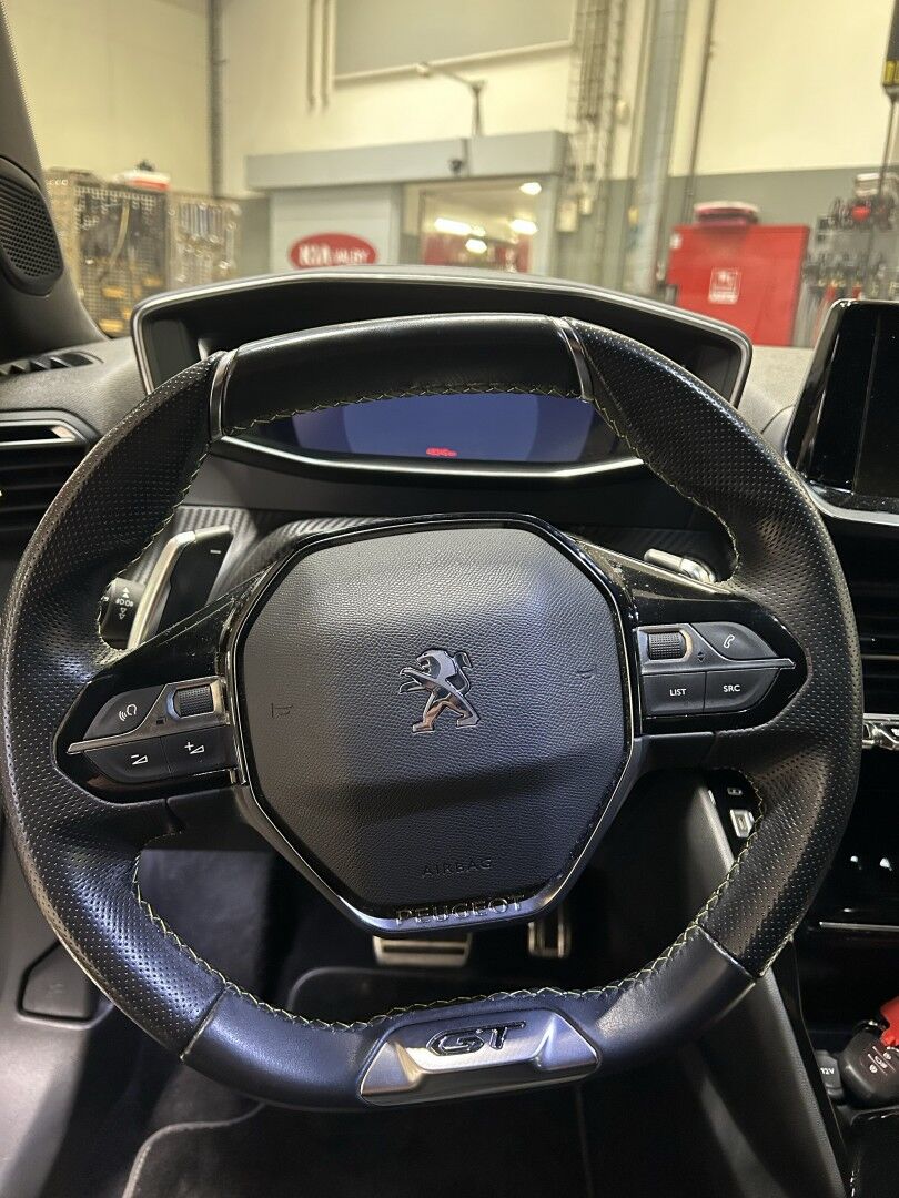 Peugeot 2008 PureTech 130 GT Line EAT8