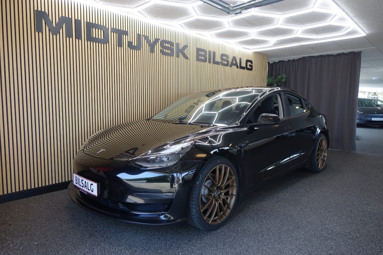Tesla Model 3 Long Range AWD