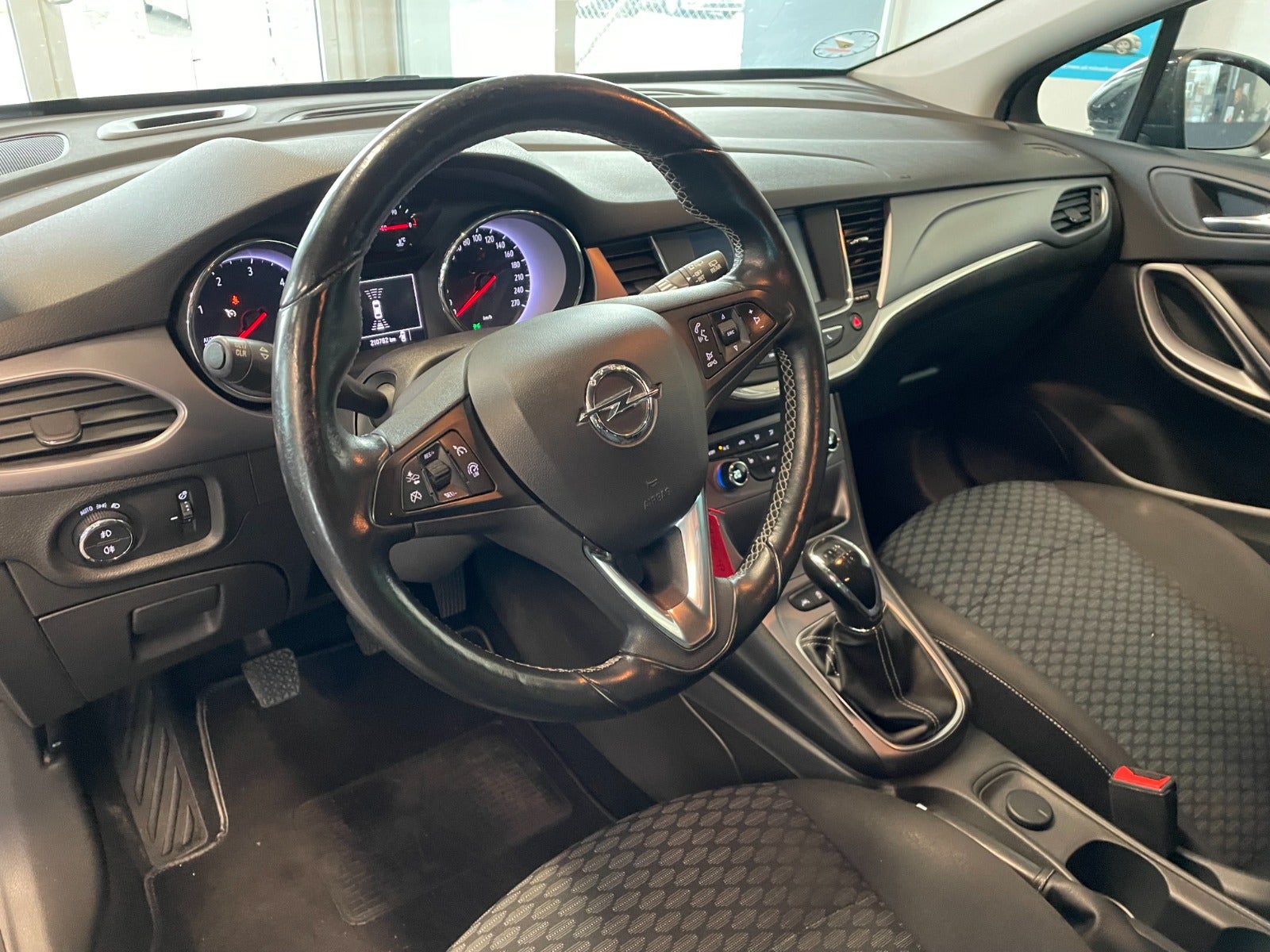 Billede af Opel Astra 1,6 CDTi 110 Business Sports Tourer