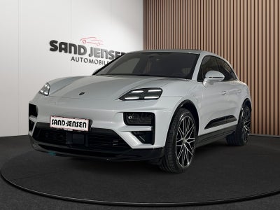 Porsche Macan Turbo Van