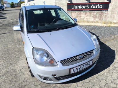 Ford Fiesta 1,6 Ghia 5d