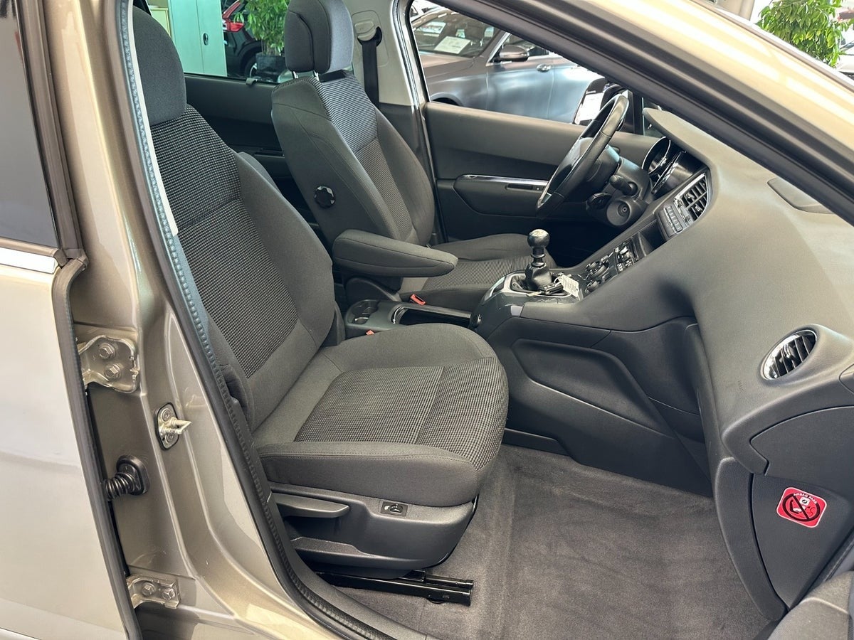 Billede af Peugeot 5008 1,6 BlueHDi 120 Allure 7prs