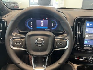Volvo EX40 Twin Black Edition