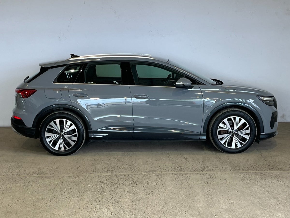 Audi Q4 e-tron S-line quattro Van