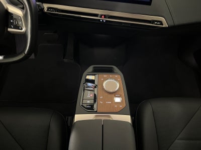 BMW iX xDrive40 Fully Charged