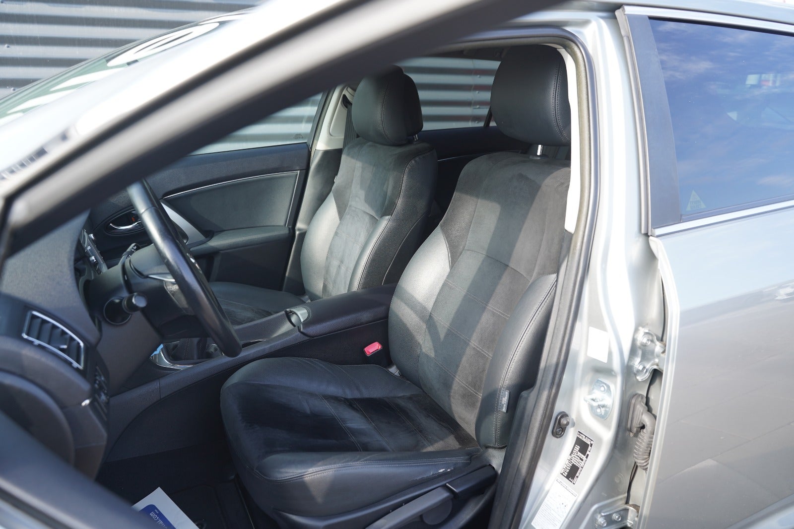 Billede af Toyota Avensis 1,8 VVT-i T2 Premium stc.