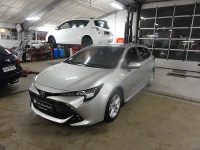 Toyota Corolla 1,8 Hybrid H3 Smart Touring Sports MDS Benzin aut. Automatgear modelår 2019 km 14000 