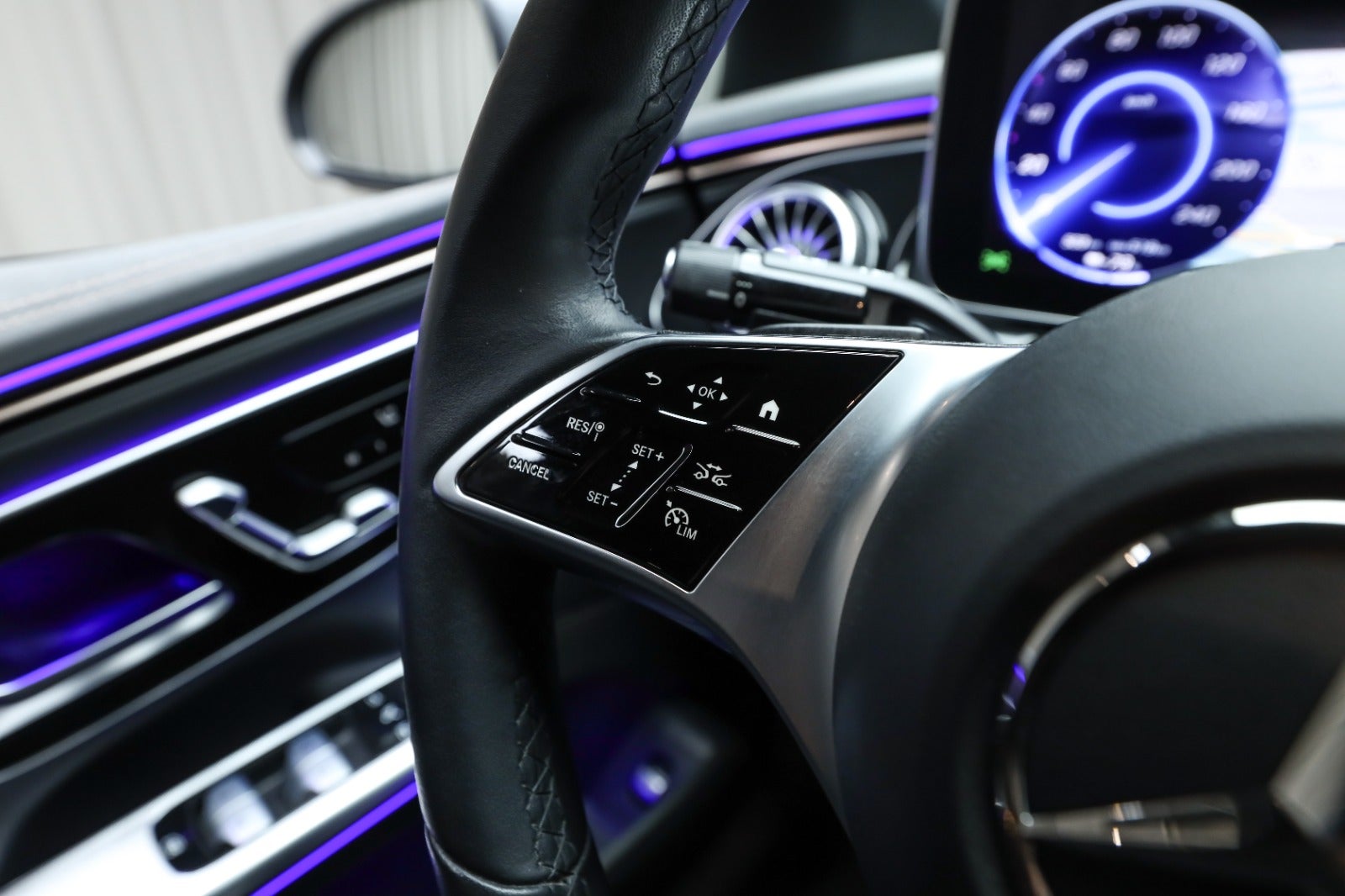 Mercedes-Benz EQE 350