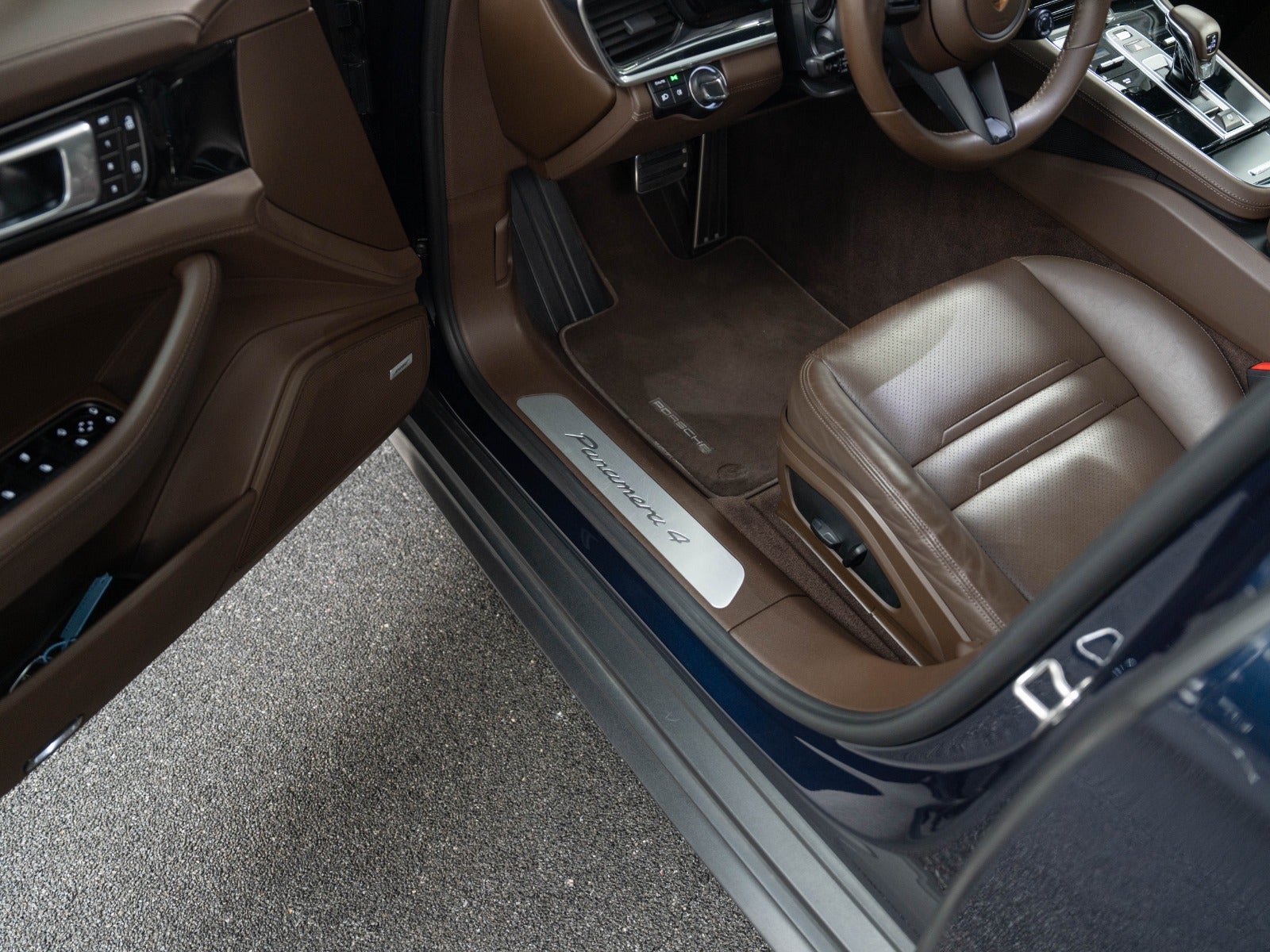 Gallery image 9 of 18