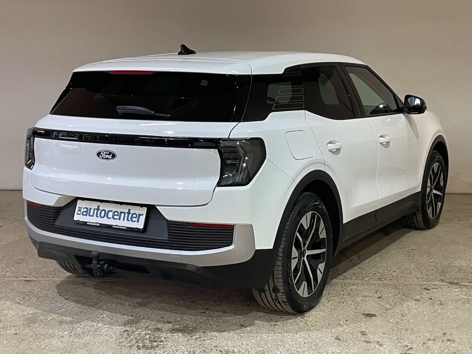 Ford Explorer Select Extended Range