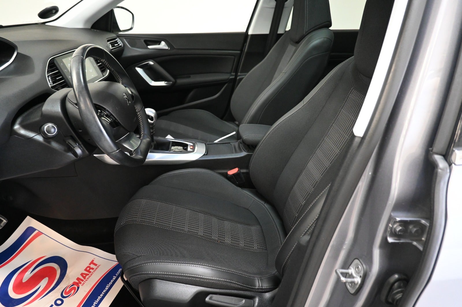 Peugeot 308 PureTech 130 Selection Sky