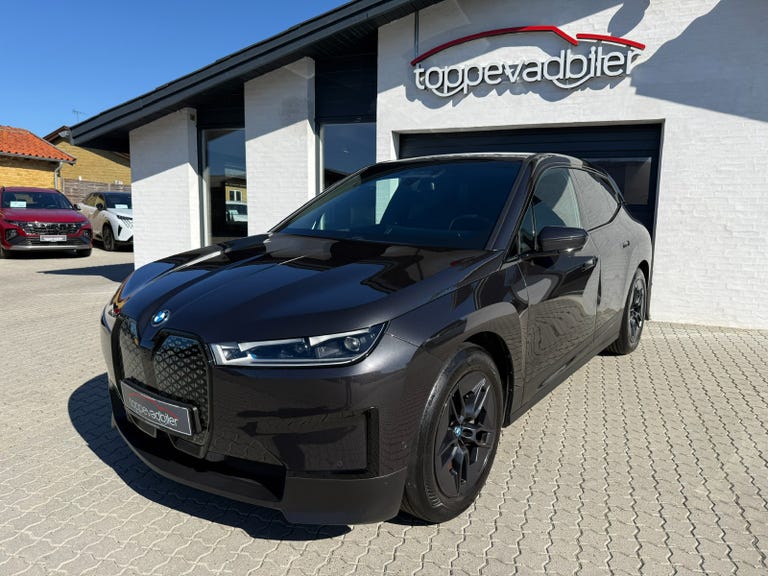 BMW iX xDrive40 Fully Charged
