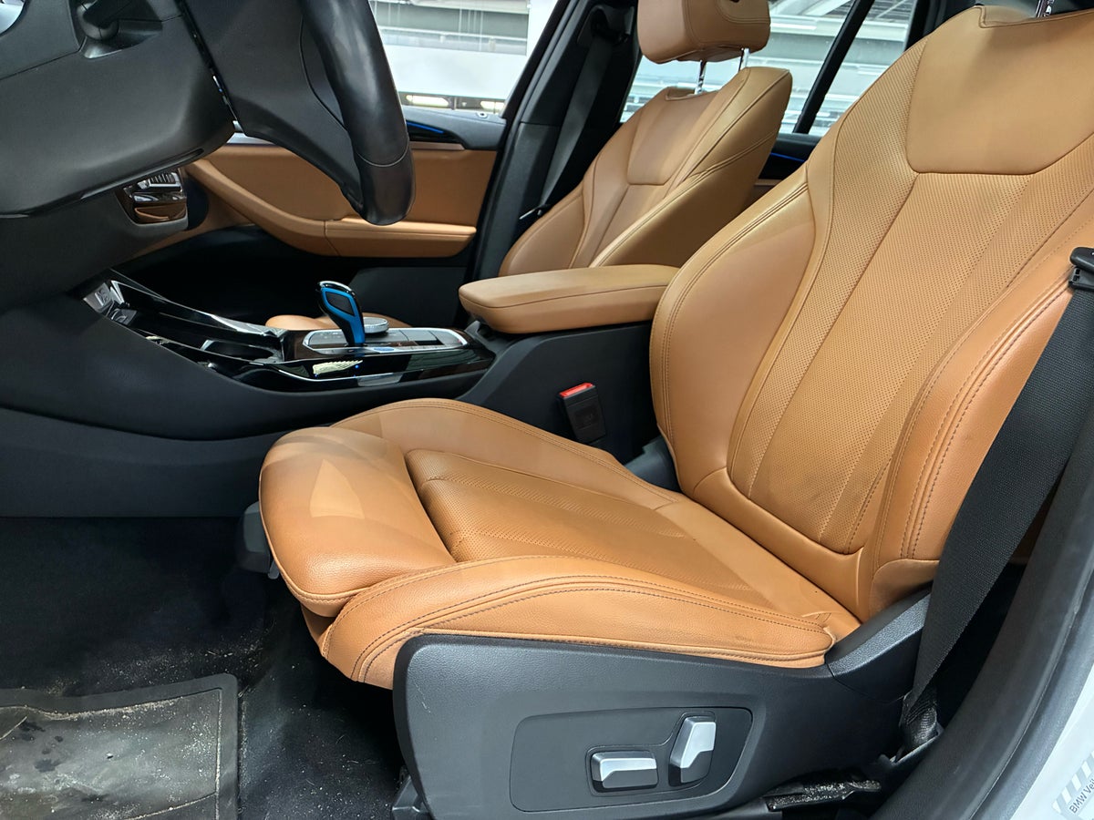 BMW iX3 Charged M-Sport billede 4