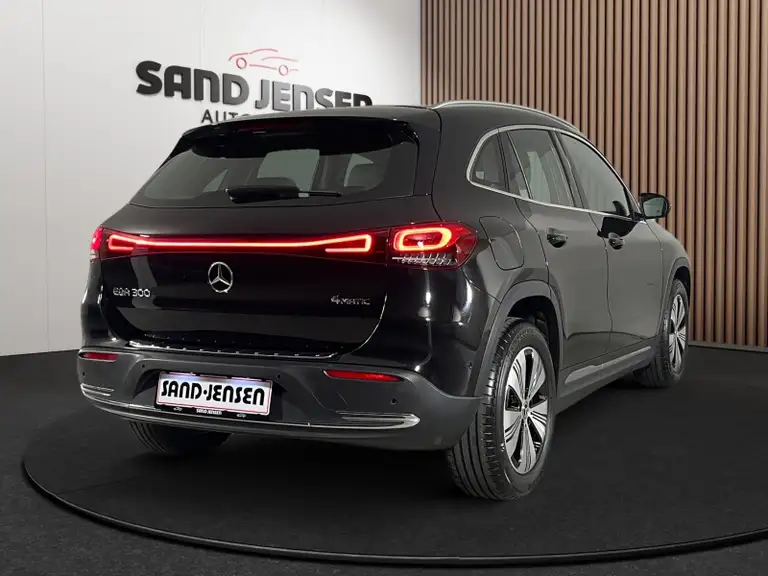 Mercedes EQA300 Progressive 4Matic Van