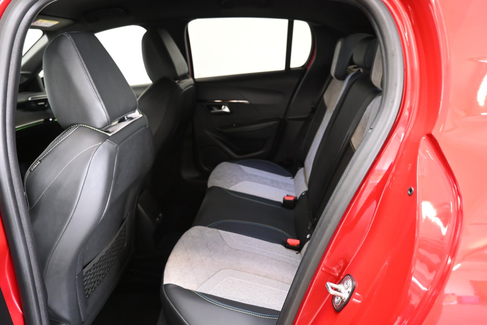 Peugeot e-208 GT Pack