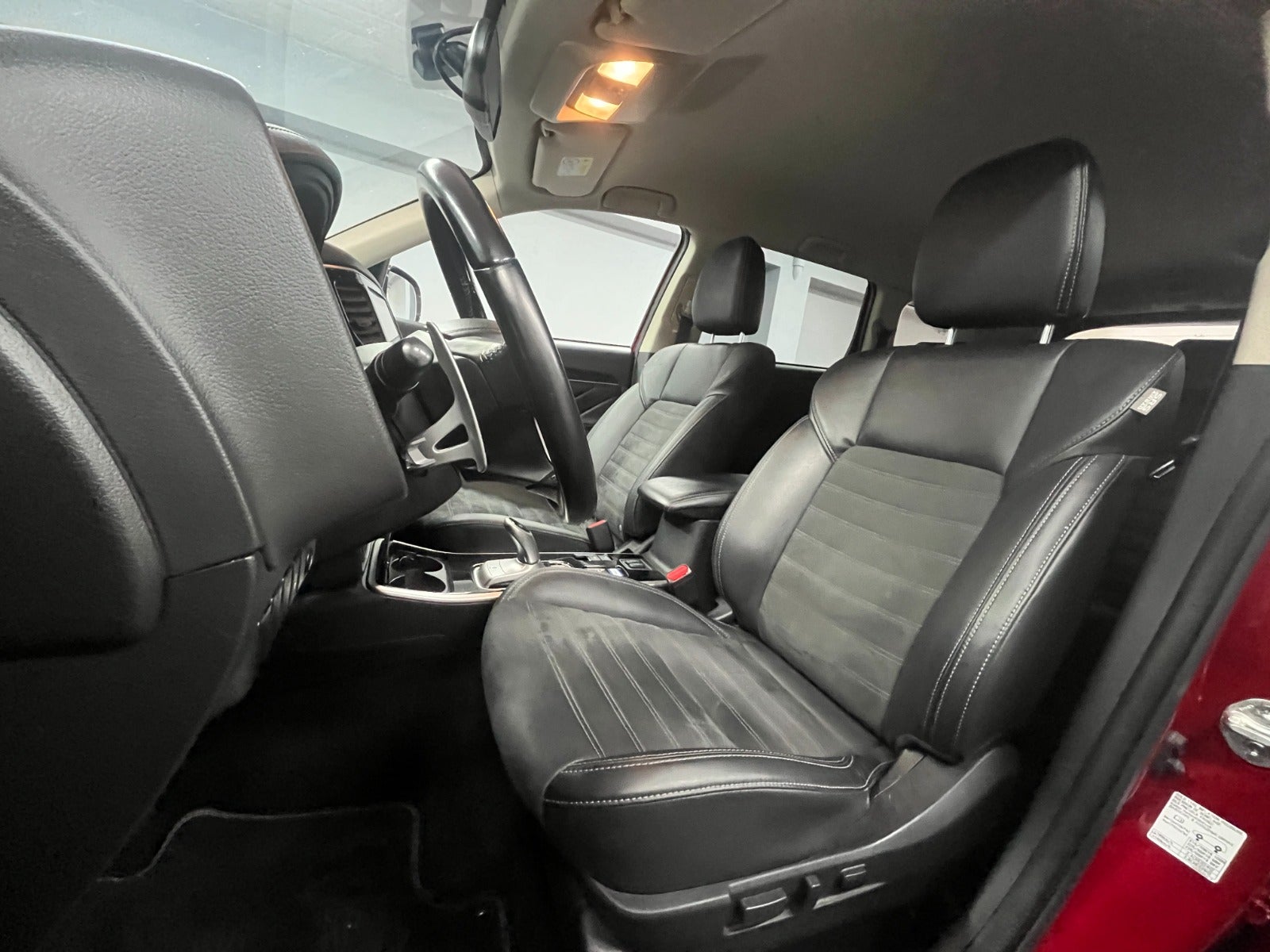 Billede af Mitsubishi Outlander 2,4 PHEV Inform+ CVT 4WD