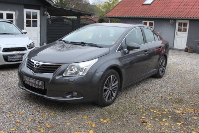 Toyota Avensis 1,6 VVT-i T1 Benzin modelår 2011 km 153000 Gråmetal træk nysynet ABS airbag centrallå