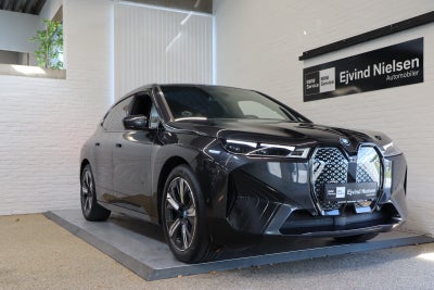 BMW iX xDrive40 Fully Charged