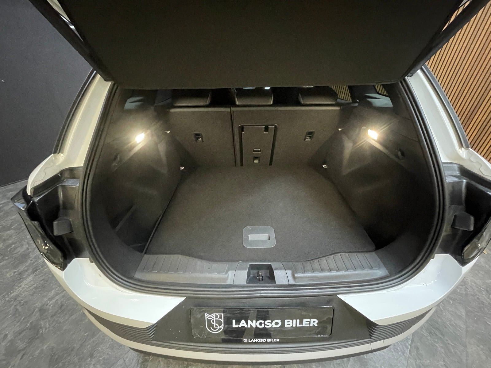 Billede af Ford Explorer 79 Select Extended Range