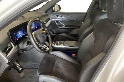 BMW iX1 eDrive20 M-Sport - 4