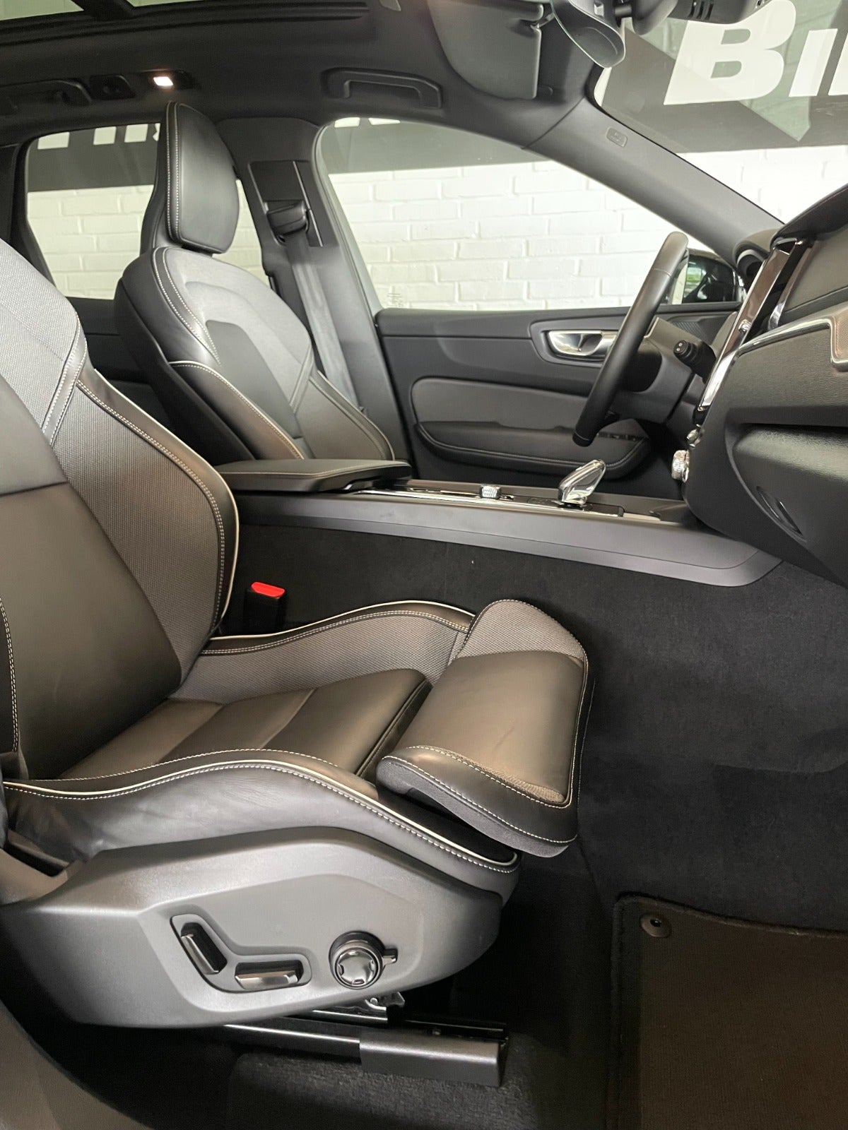 Billede af Volvo XC60 2,0 T6 ReCharge Black Edition aut. AWD