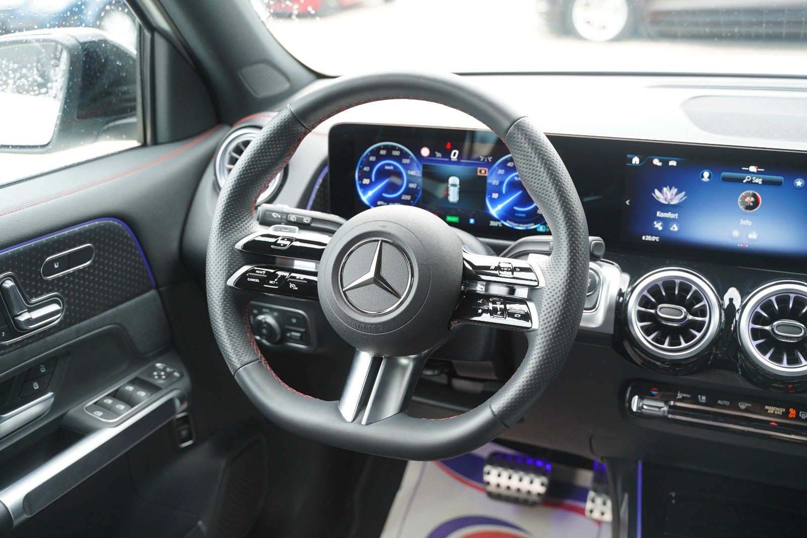 Billede af Mercedes EQB300  AMG Line 4Matic