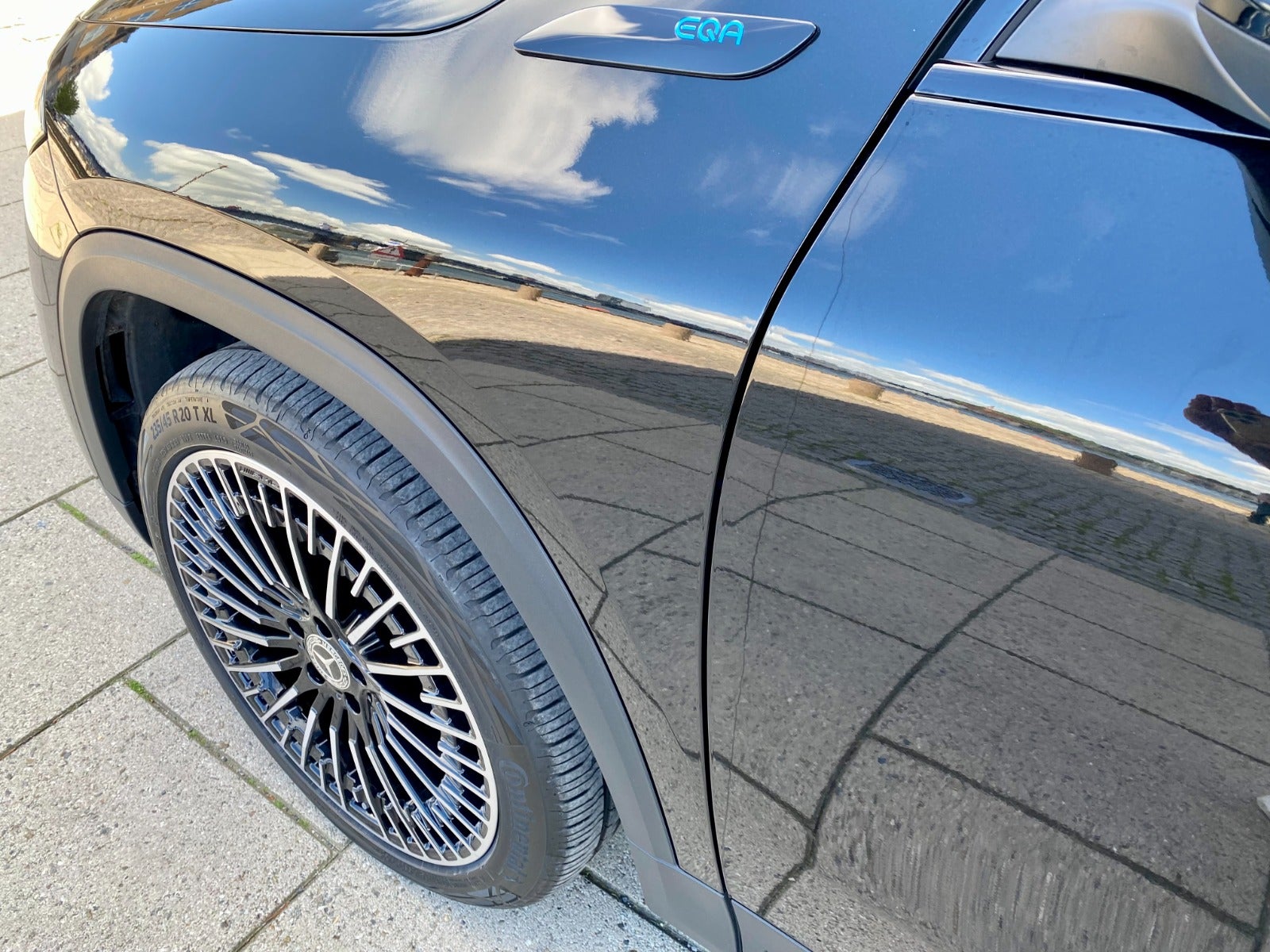 Billede af Mercedes EQA350  AMG Line 4Matic