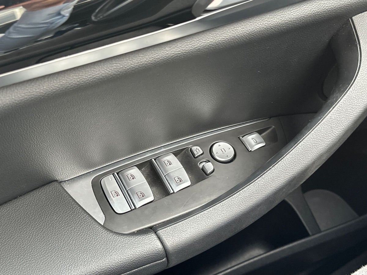 BMW iX3 Charged M-Sport billede 17