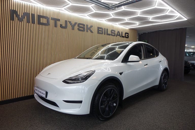 Tesla Model Y Long Range AWD