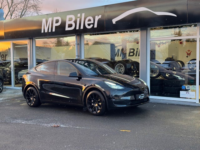 Tesla Model Y  Long Range AWD