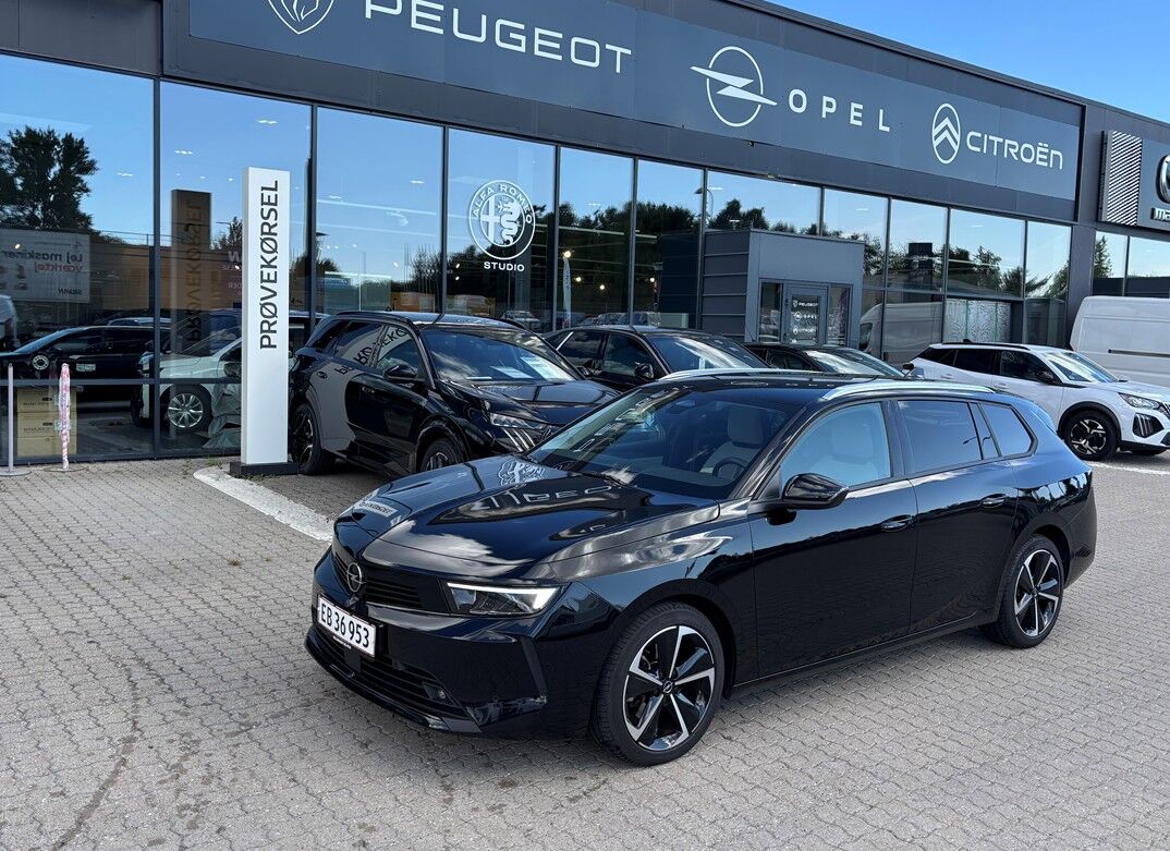 Billede af Opel Astra 1,2 T 130 Elegance Sports Tourer aut.