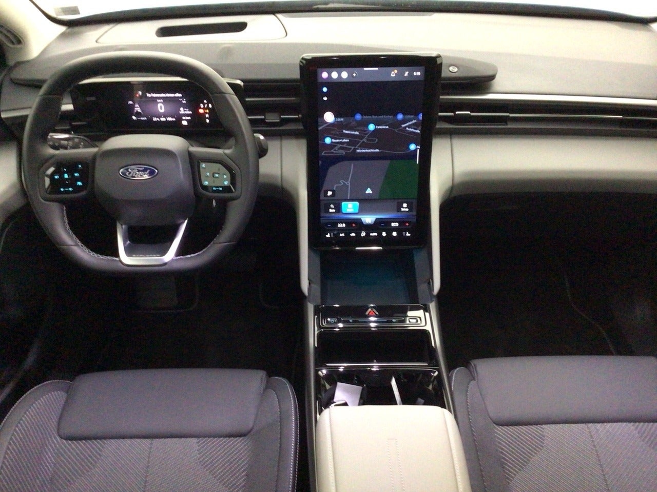 Ford Explorer Select Extended Range