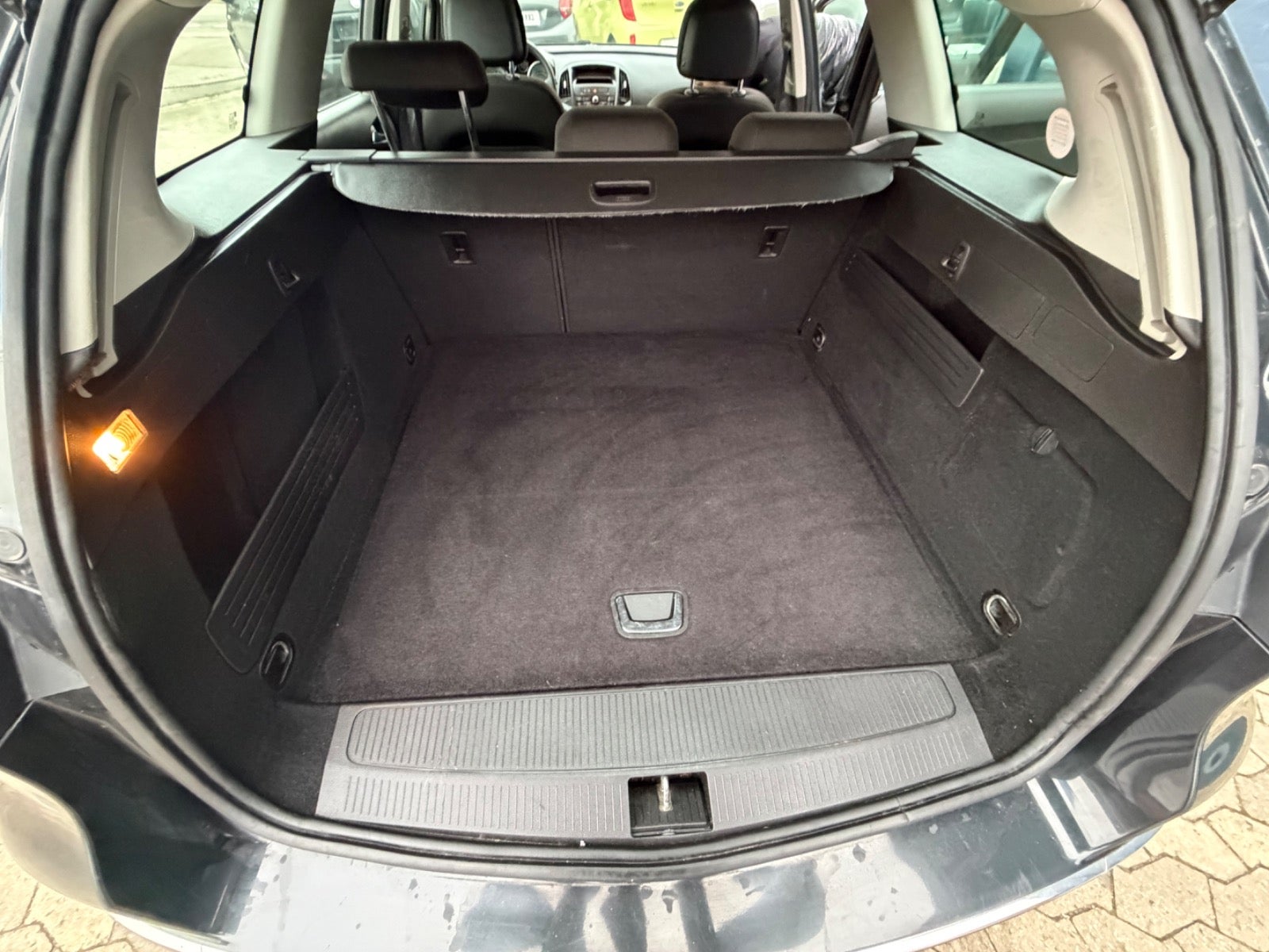 Billede af Opel Astra 1,4 T 140 Sport Sports Tourer