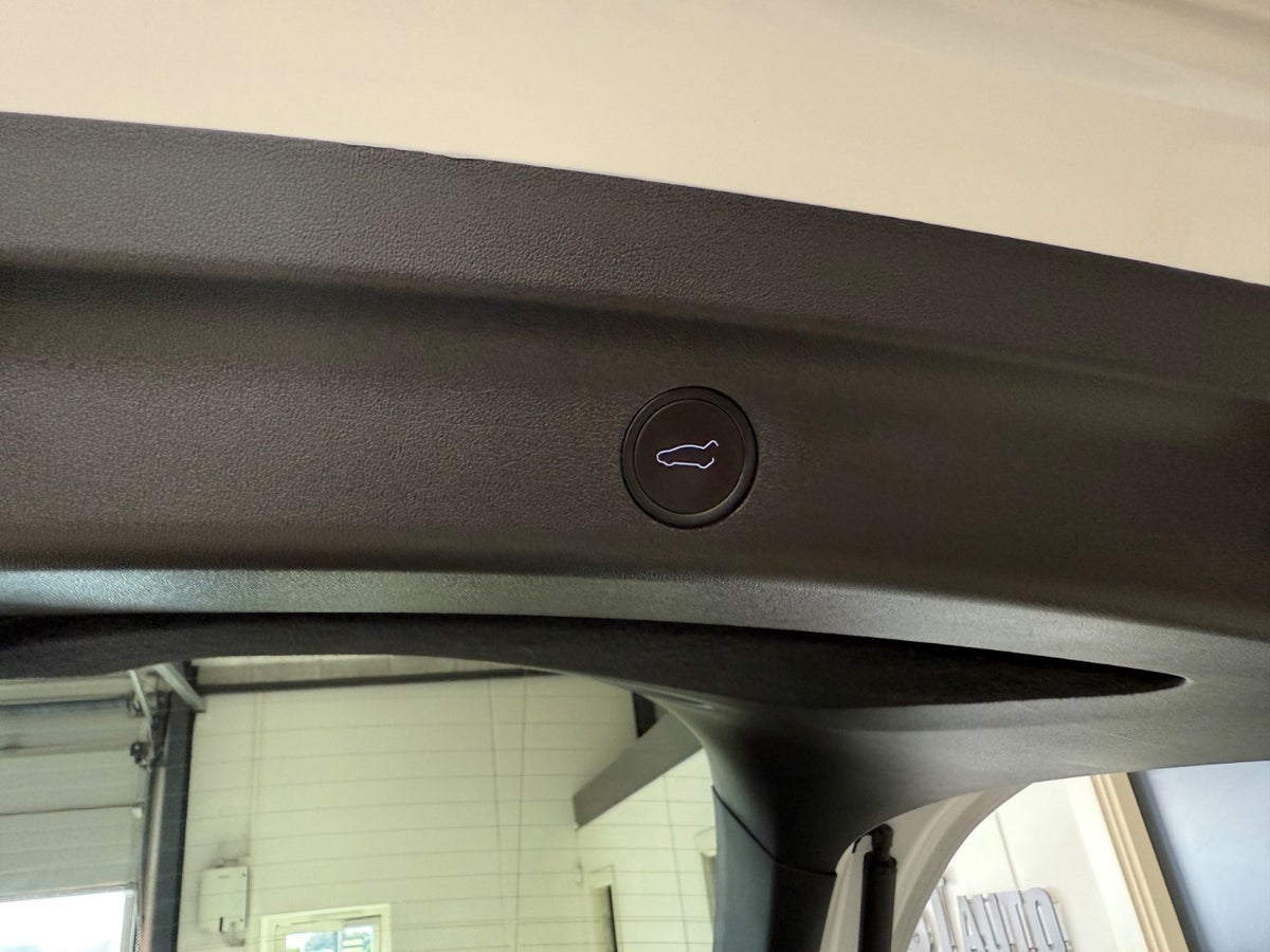 Tesla Model Y Long Range RWD