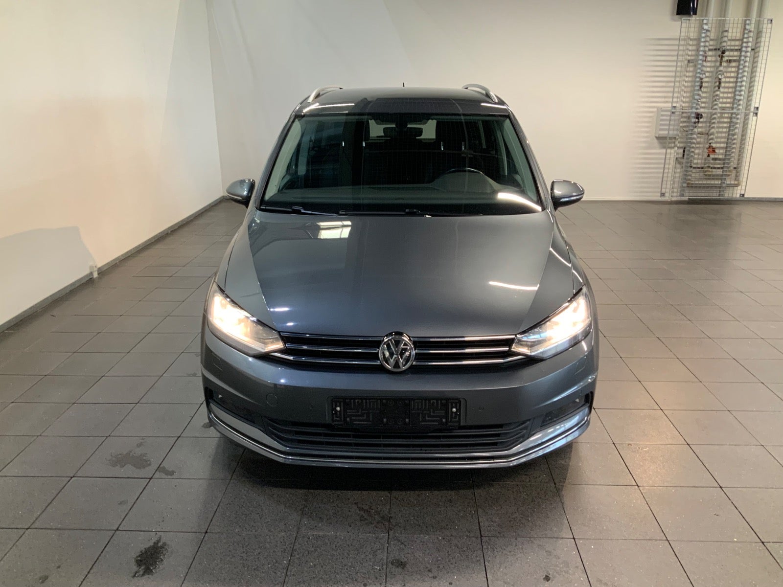 VW Touran (2/8)