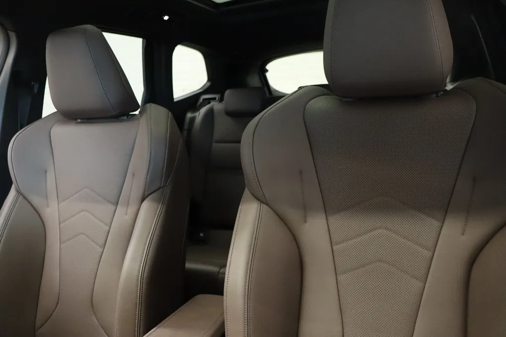 BMW iX1 xDrive30 X-Line