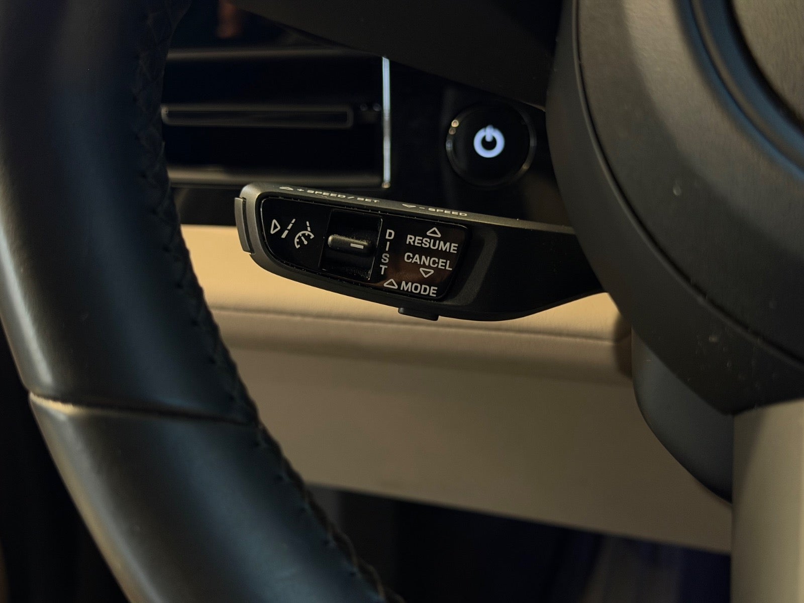 Porsche – Taycan 4