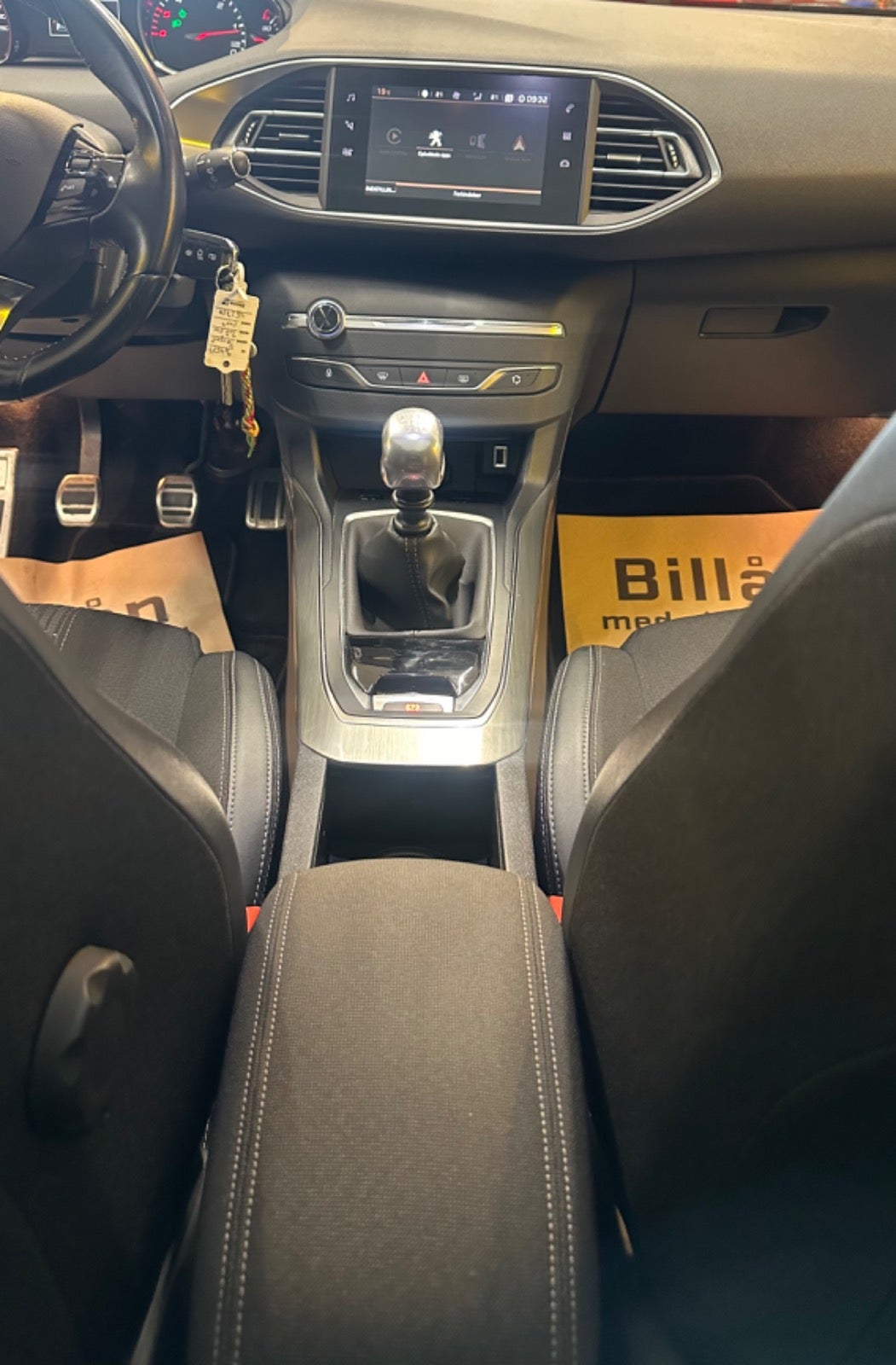 Billede af Peugeot 308 1,5 BlueHDi 130 Allure+ Sky SW