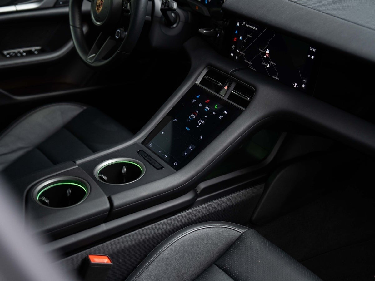 Gallery image 17 of 18