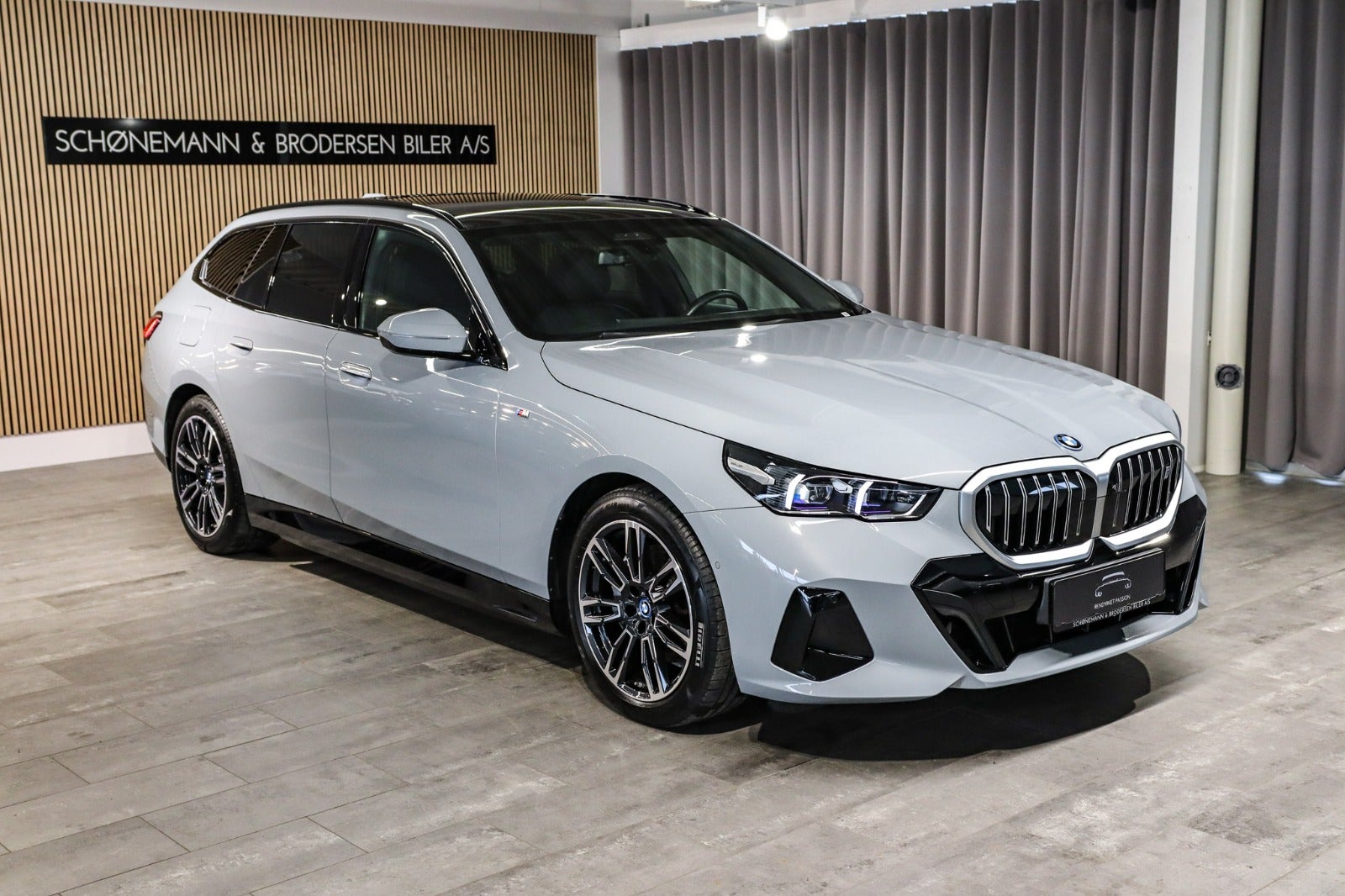 Billede af BMW i5 eDrive40 Touring Fully Charged