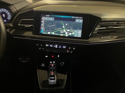 Audi Q4 e-tron S-line Sportback quattro Van