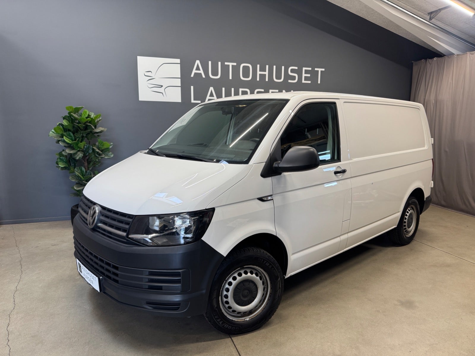 VW Transporter TDi 150 Kassevogn DSG kort