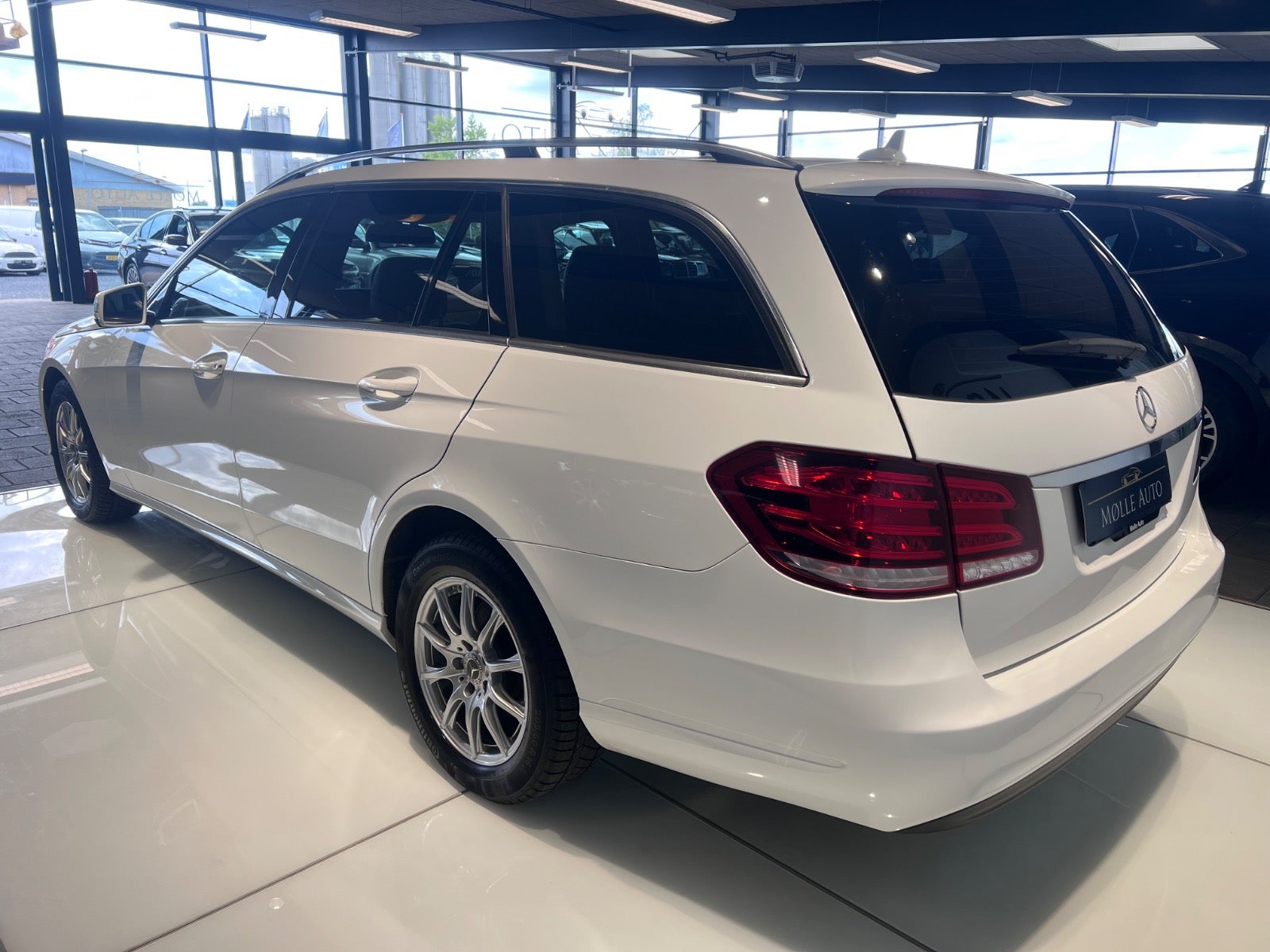 Billede af Mercedes E200 2,2 CDi Avantgarde stc. aut.