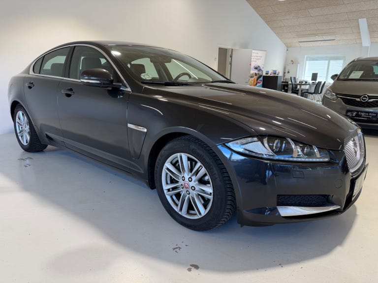 Jaguar XF D 163 Luxury aut.