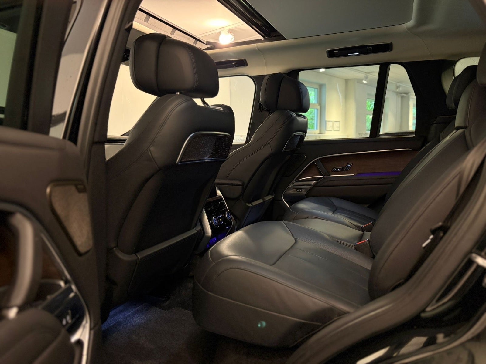 Land Rover – Range Rover