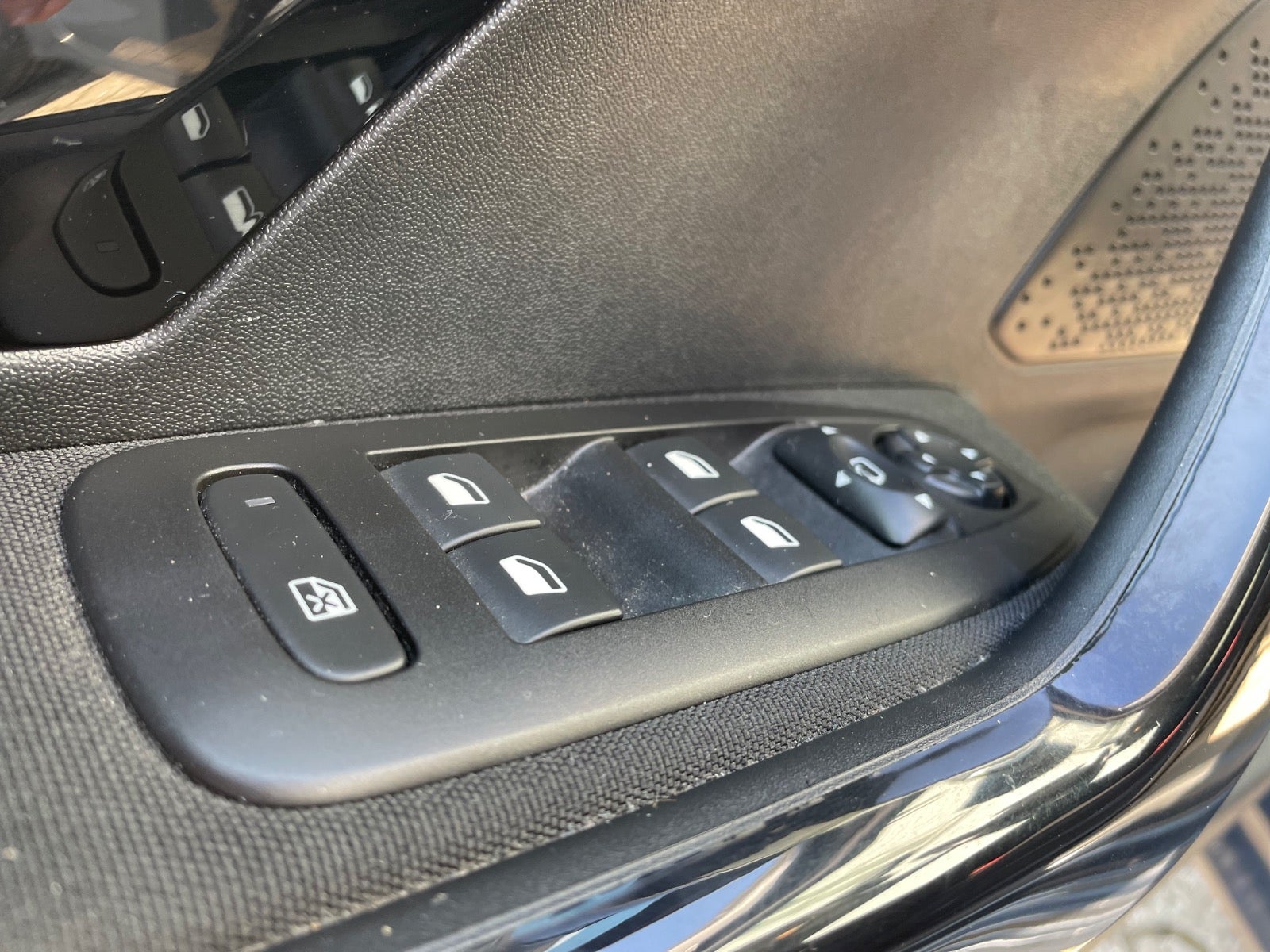 Billede af Peugeot 208 1,2 PureTech 82 Allure Sky