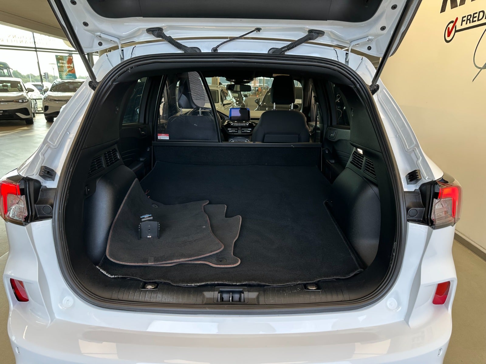 Billede af Ford Kuga 2,5 PHEV ST-Line CVT Van