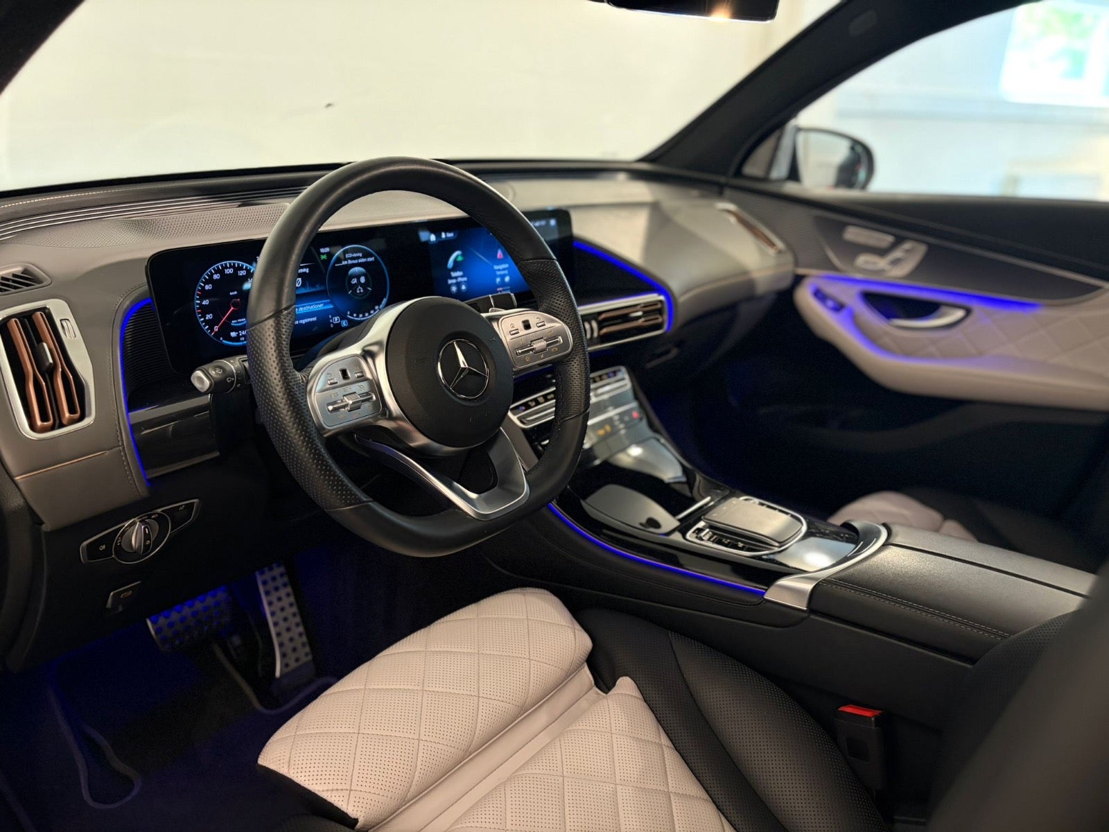 Mercedes – EQC400